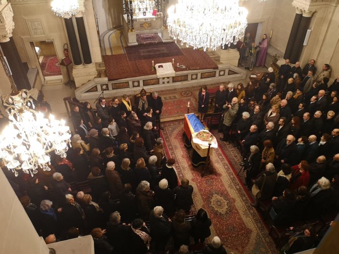 Tsdesutyun (Hoşçakal)  Anahide